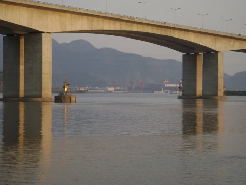 甬臺(tái)溫鐵路靈江特大橋